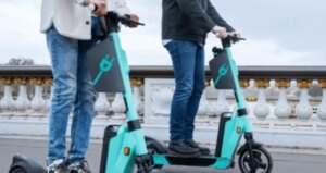 elektrikli scooter kurallari nedir kimler kullanabilir 2025 elektrikli scooter icin ehliyet hiz guvenlik kurallari di8ZNupi.jpg