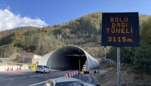 istanbul yolunu kullanacaklar dikkat bolu dagi tuneli bu saatlerde kapali olacak NNFN8SRO.jpg
