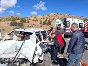 nevsehirde trafik kazasi surucu hayatini kaybetti 2gWtK8Fx.jpg